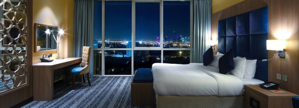 The Castle Premium Hotel Doha Exterior photo