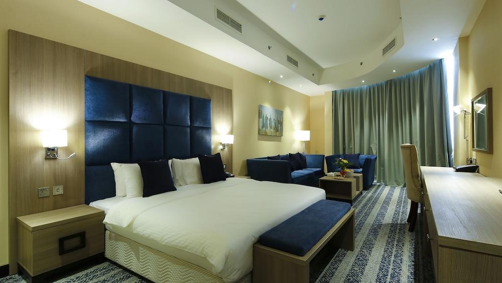 The Castle Premium Hotel Doha Exterior photo