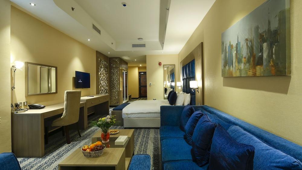 The Castle Premium Hotel Doha Exterior photo